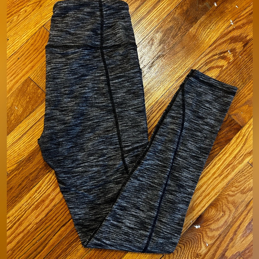 Victoria’s Secret Sport | Black/grey pocket leggings in M